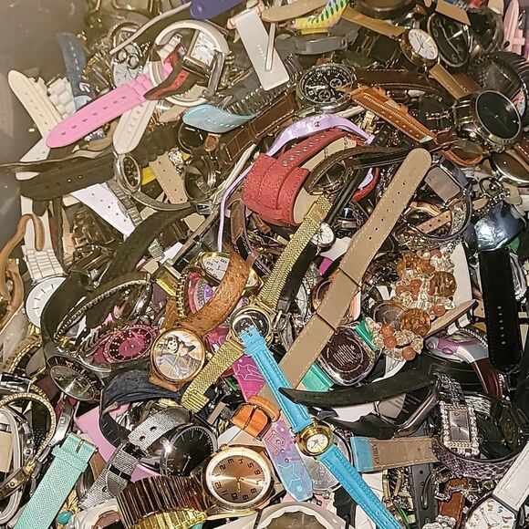 Resellers Lot of 40 Watches Collectors Flea Market Crafters Steampunk NO OFFERS! - Picture 1 of 10